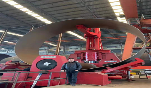 La machine de flexion est un équipement important pour la flexion et le formage des pièces dans l'industrie de la tôle.