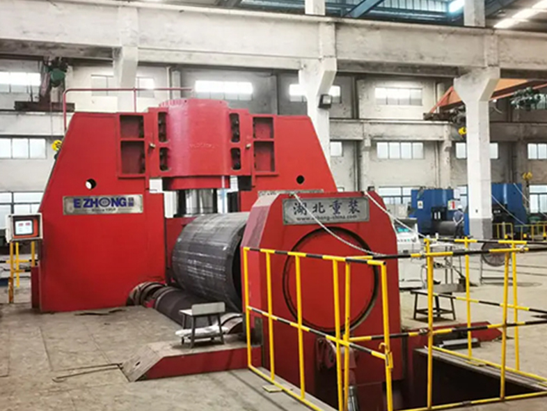 Ingénierie de précision avec cintreuses de plaques: alimenter la fabrication de métaux modernes